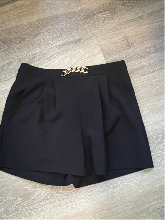 BOLD elements Pants - Women's BOLD elements Black High Waist Shorts with Gold Chain, Size 8